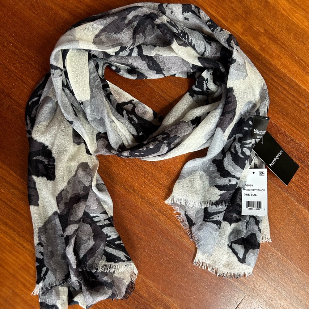 Bloomingdale’s Fashion Scarf - One Size - Ivory, Black and Gray.  NWT